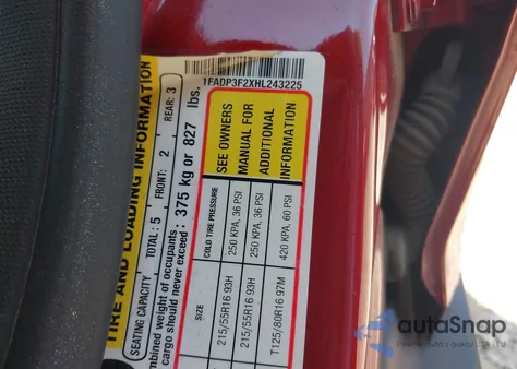 2017 Ford Focus Se z USA, uszkodzony, nr VIN 1FADP3F2XHL243225